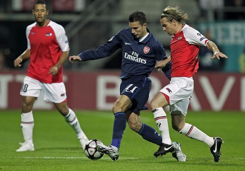 他甚至举了 他甚至举了