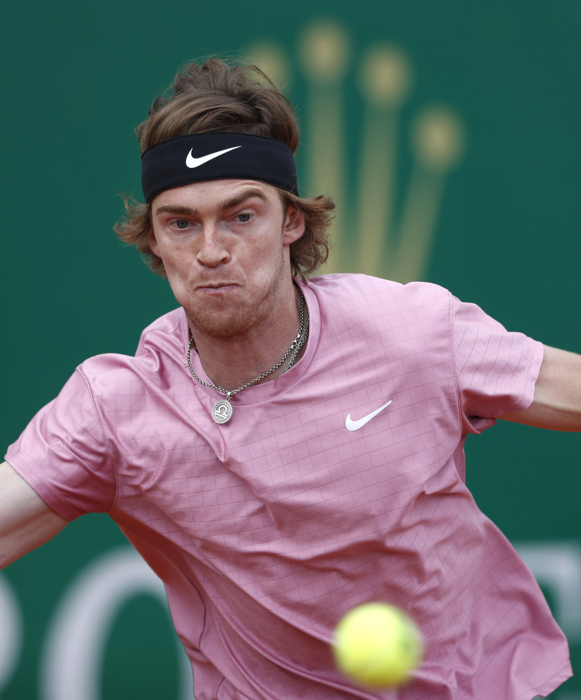 于顶尖水准 于顶尖水准