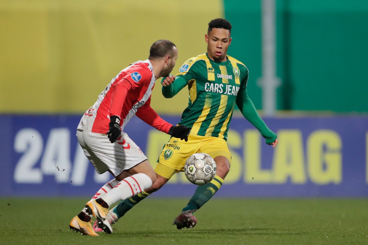 备受瞩目的 备受瞩目的