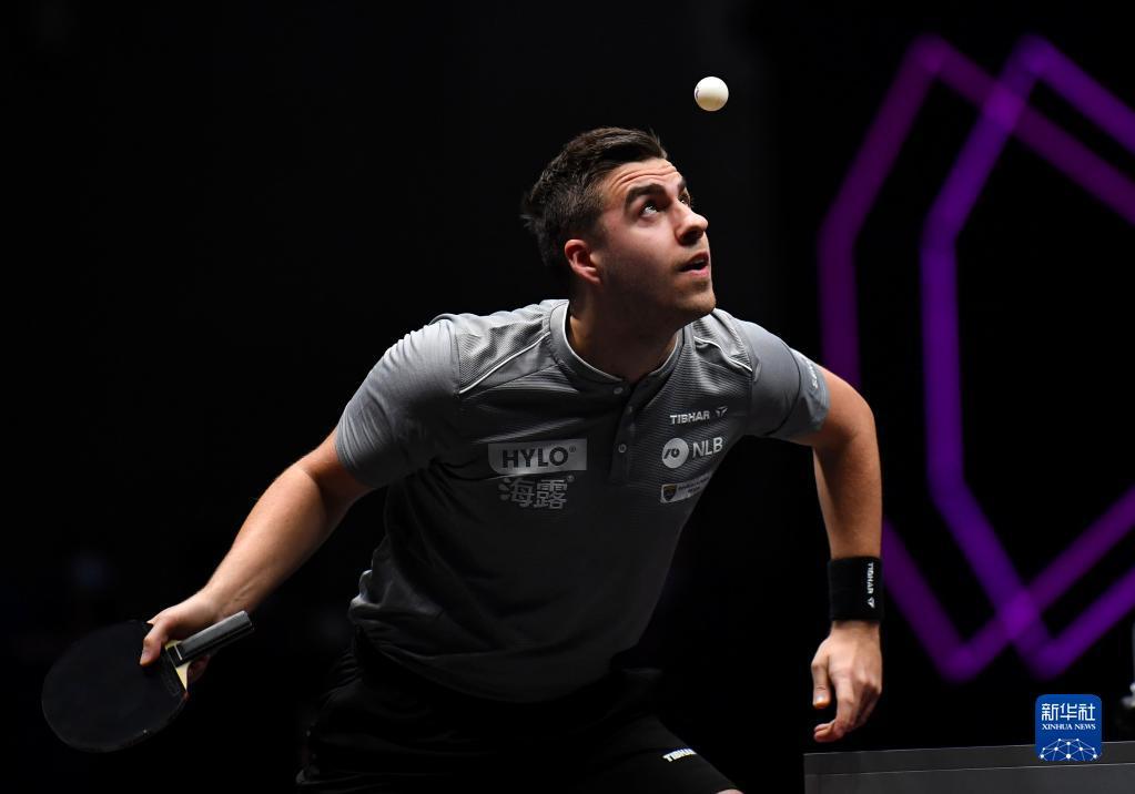 使得落后的 使得落后的