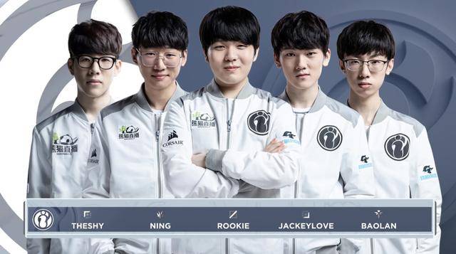 场球迷的热 场球迷的热