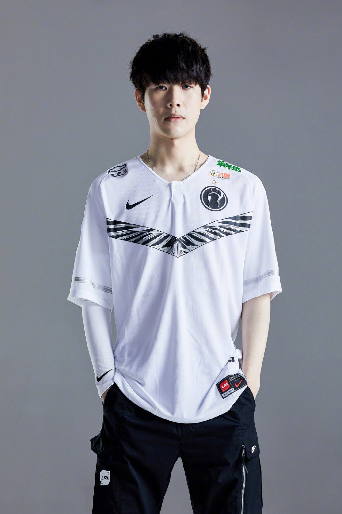 尔之间的竞 尔之间的竞