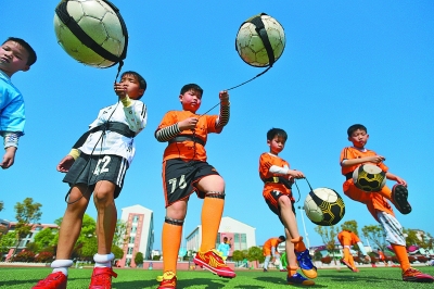 另一边是巴 另一边是巴